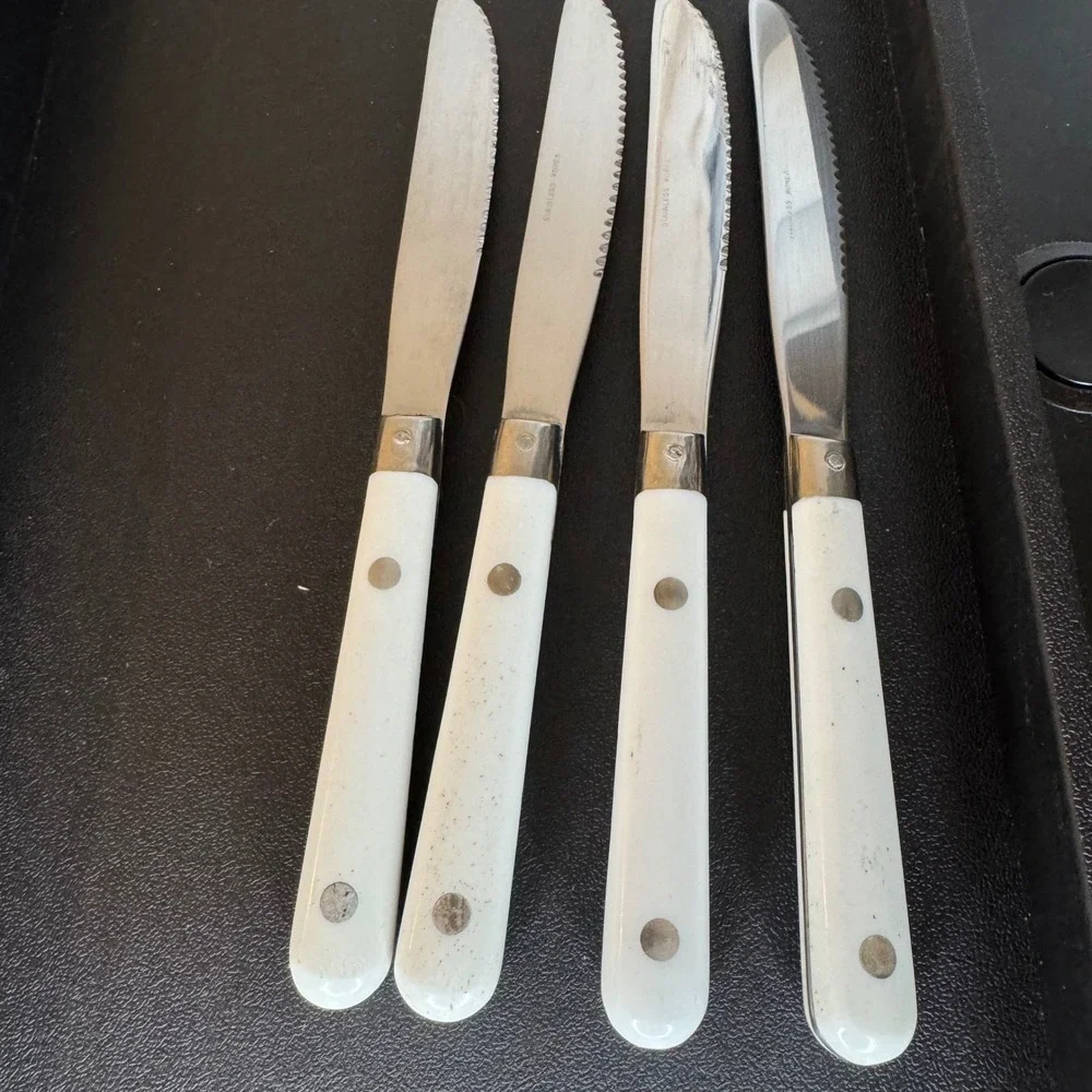 Mid-Century Korea Stainless Steel Knives Set of 4 Serrated Edge White Handle‎